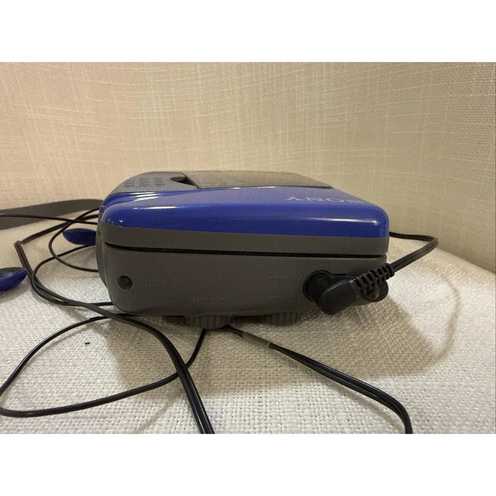 VTG Sony Sports Walkman Mod WM-FS399 Radio Cassette Player BLUE W/‎ Headphones